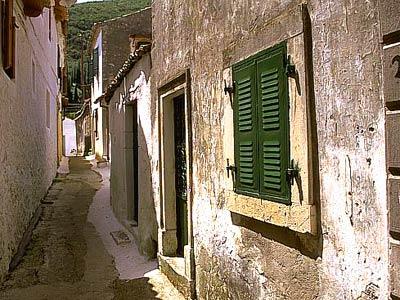 Ermones Foto: 3 av 4